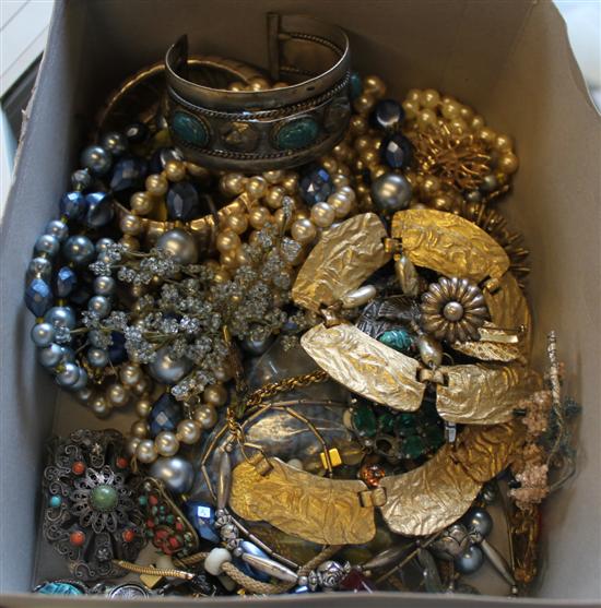 Mixed costume jewellery